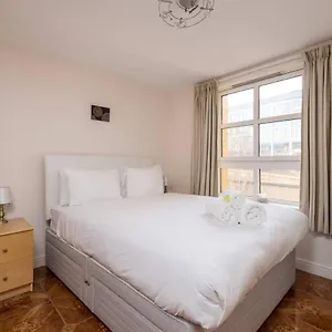 Joivy Old Town With Parking Close To Royal Mile Edimburgo